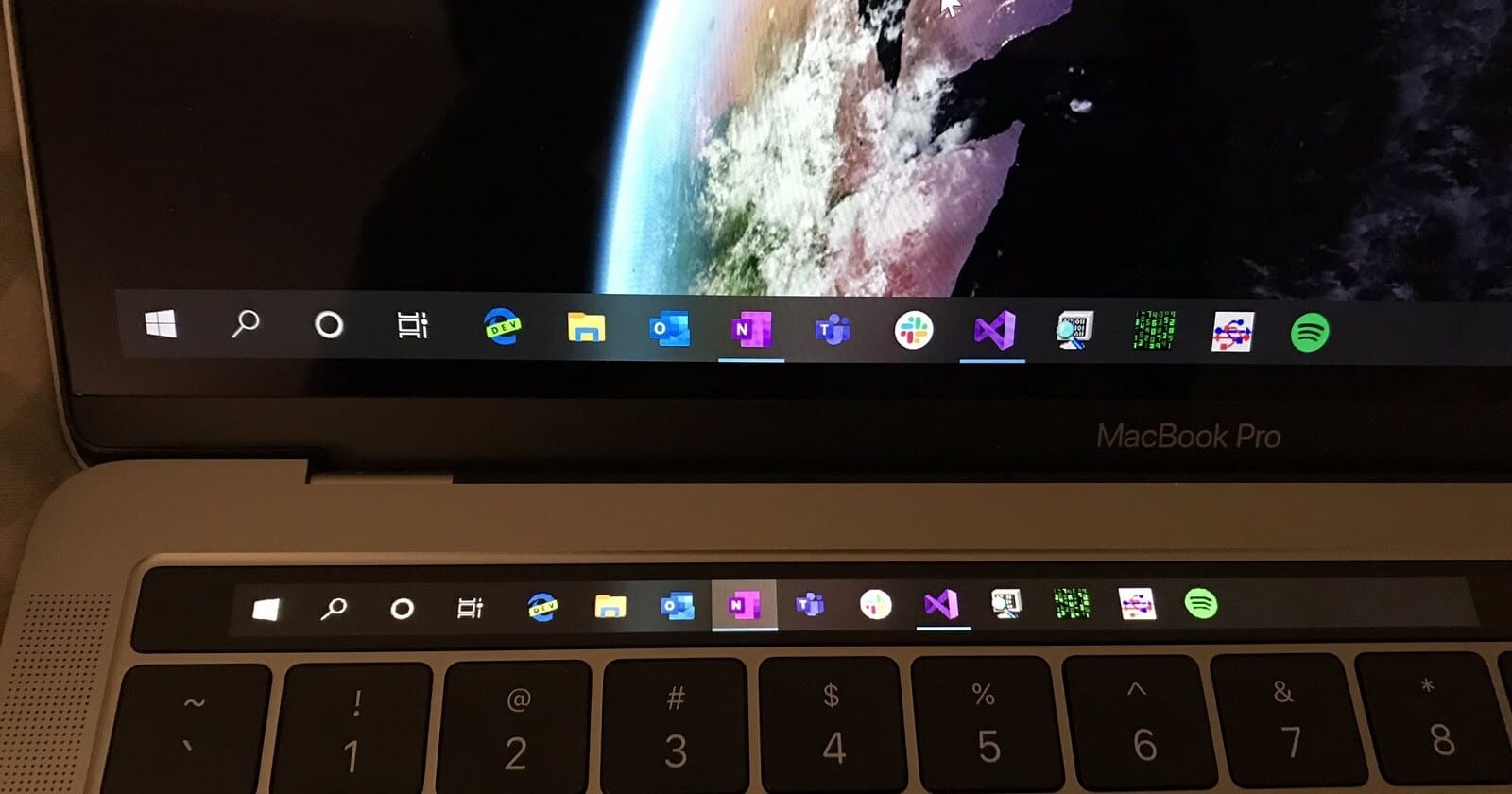 MacBook Pro换用Windows 10后 Touch Bar能当显示副屏了